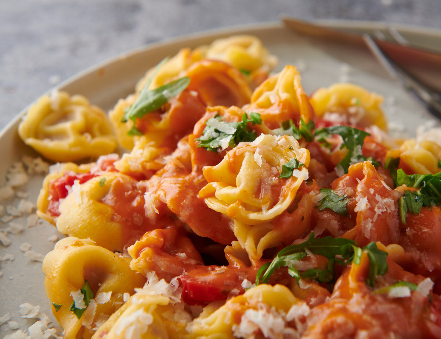Těstoviny Sassella - Mortadella, šunka a telecí tortellini 500g