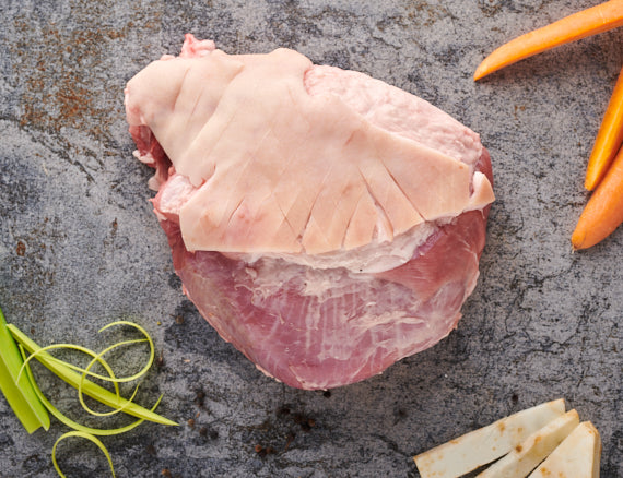 Krustenbraten aus der Nuss - ca. 2280g