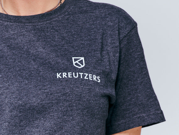 Die Schmiede – Dívčí tričko KREUTZERS Basic s kulatým výstřihem (antracitové)