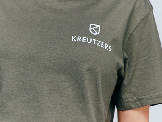 Die Schmiede – Dívčí tričko KREUTZERS Basic s kulatým výstřihem (olivové)