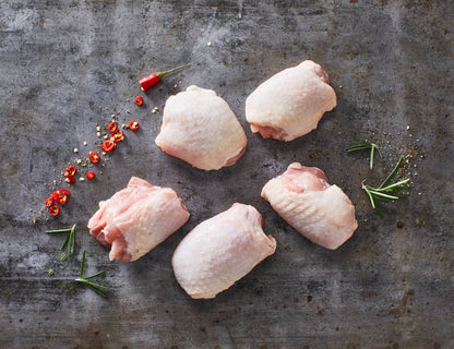 Pollo Fino roh, ausgelöste Hähnchenschenkel mit Kräutern