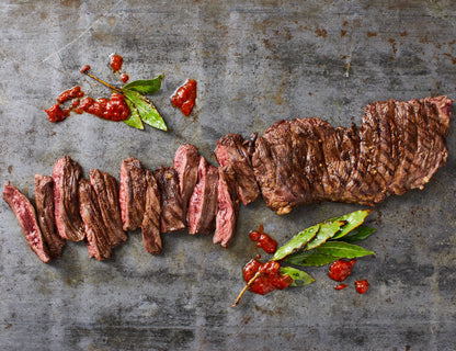 Simmentaler Skirt Steak gebraten und quer zur Faser aufgeschnitten